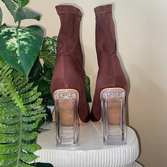 Cape Robbin Brown Block Heel Boots - Picture 4 of 6